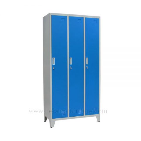locker besi terdiri dari 3 pintu